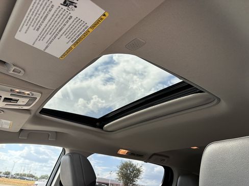 Certified 2023 Toyota Sienna Limited FWD image 31