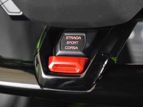 Used 2020 Lamborghini Huracan EVO image 29