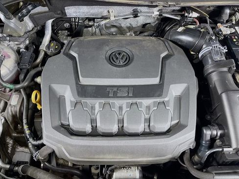 Used 2022 Volkswagen Tiguan SE R-Line FWD image 32