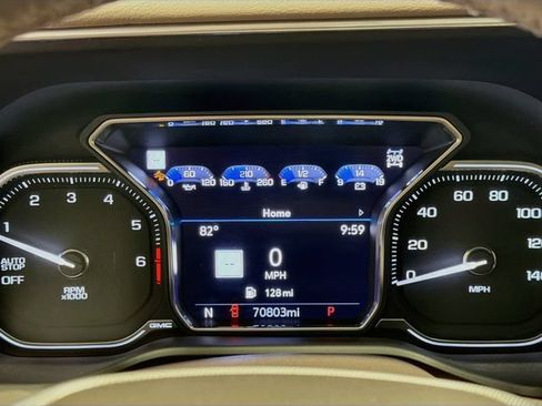 Certified 2021 GMC Yukon XL Denali w/ Denali Ultimate Package AWD/4WD image 11