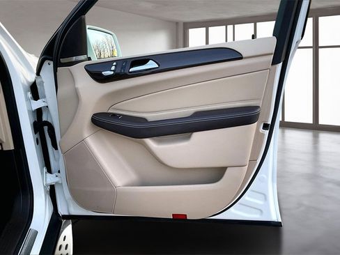 Used 2018 Mercedes-Benz GLE 350 4MATIC image 27