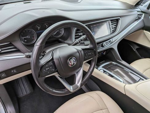 Used 2024 Buick Enclave Essence AWD/4WD image 2