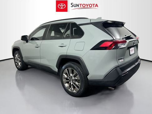 Used 2019 Toyota RAV4 XLE Premium w/ Cold Weather Package FWD image 6