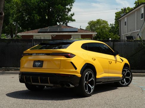 Used 2021 Lamborghini Urus AWD/4WD image 10