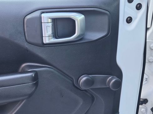 Used 2020 Jeep Wrangler Unlimited Sport image 19