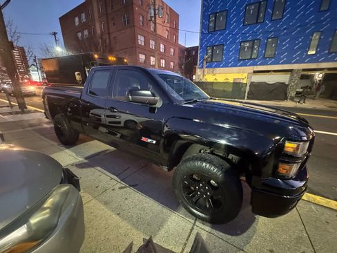 Used 2015 Chevrolet Silverado 1500 LT w/ Midnight Edition image 11