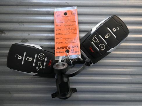 Used 2022 RAM 1500 Laramie AWD/4WD image 17
