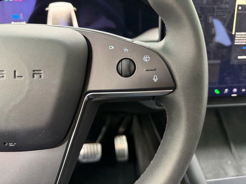 Used 2024 Tesla Model X image 33