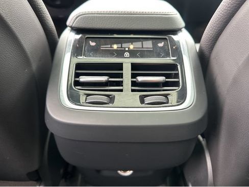 Used 2020 Volvo XC60 T6 Inscription AWD/4WD image 18