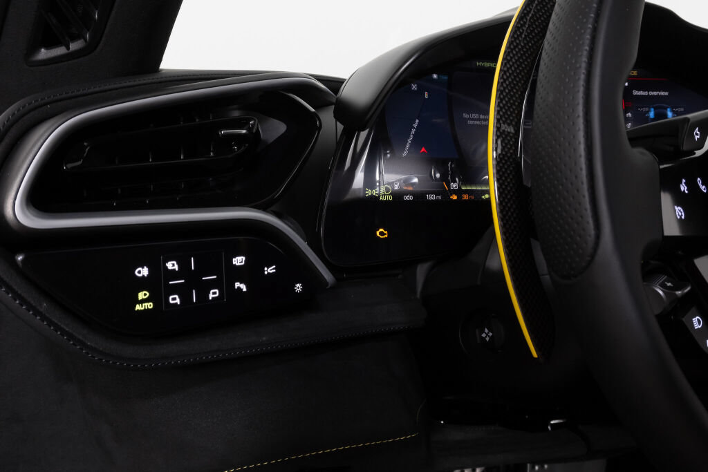 Used 2024 Ferrari 296 GTB RWD image 32