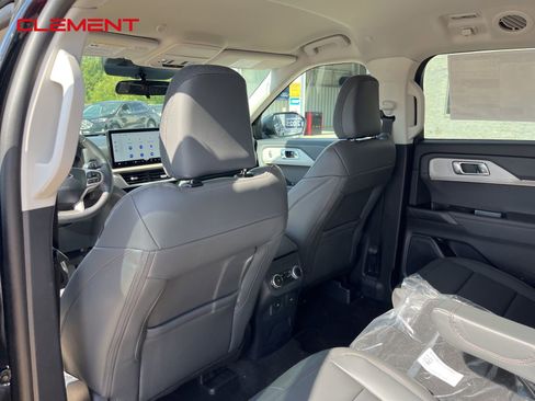 New 2025 Ford Explorer Active w/ Active Comfort Package image 38