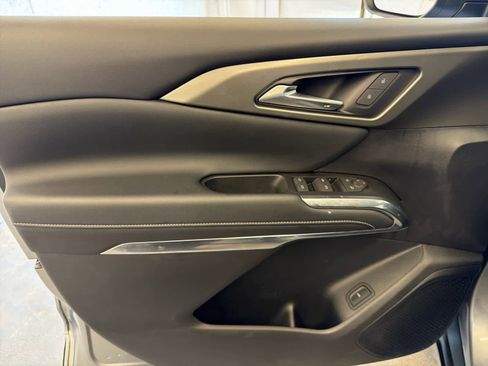 Used 2025 Chevrolet Traverse LT image 19