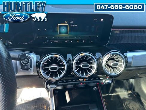 Used 2021 Mercedes-Benz GLB 35 AMG 4MATIC image 25