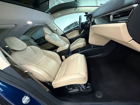 Used 2016 Tesla Model X 75D image 24