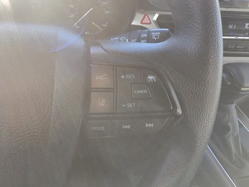 Used 2024 Toyota Sienna LE image 21