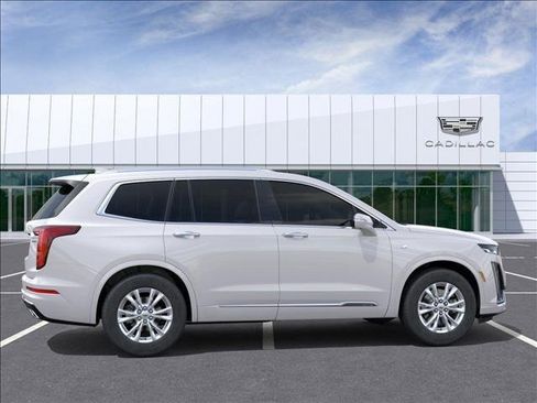 New 2025 Cadillac XT6 Luxury image 5