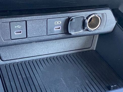 Used 2023 Toyota Prius Prime Premium image 23