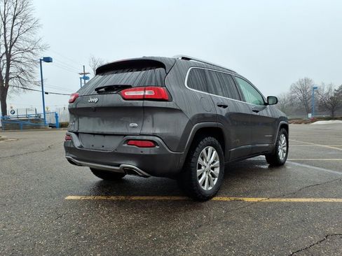 Used 2018 Jeep Cherokee Overland AWD/4WD image 4