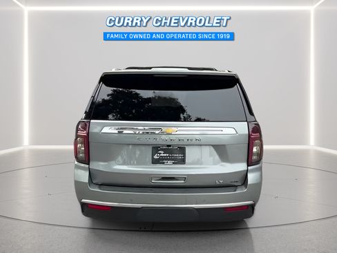 Used 2023 Chevrolet Suburban LT w/ Luxury Package AWD/4WD image 11