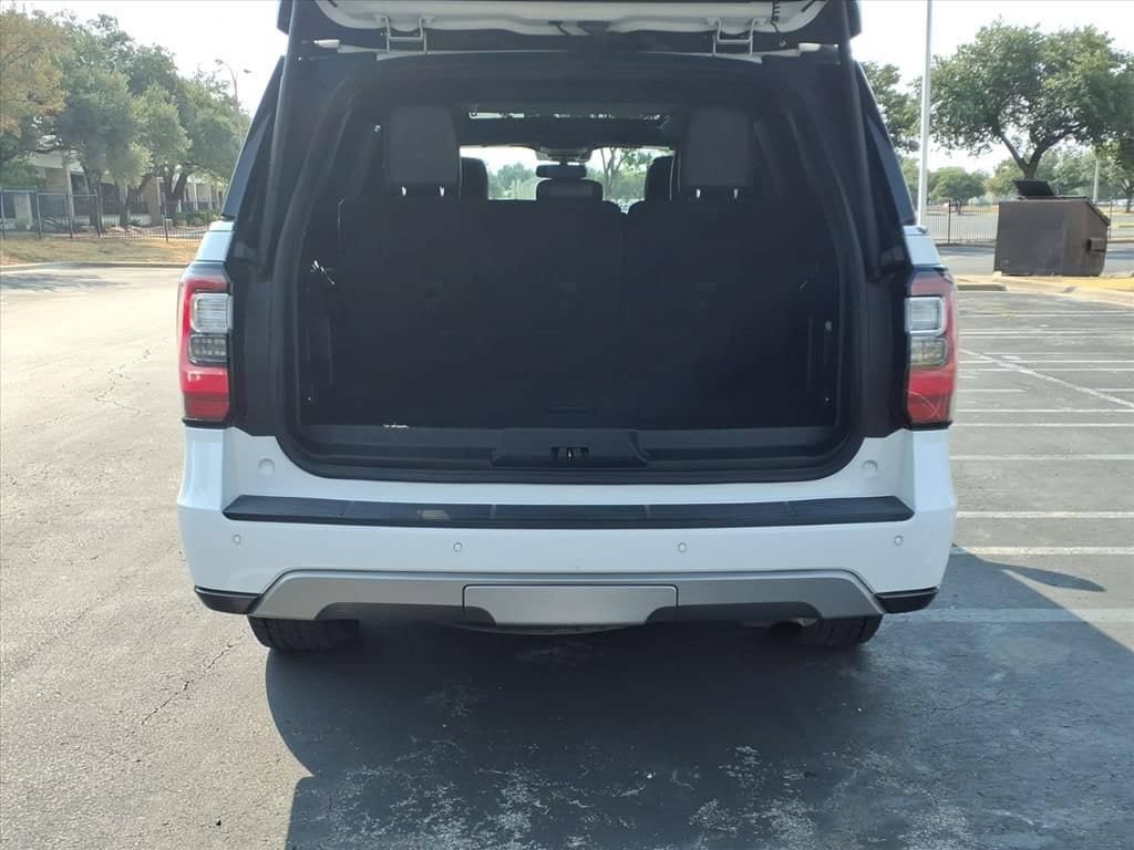 Used 2021 Ford Expedition Limited AWD/4WD image 16