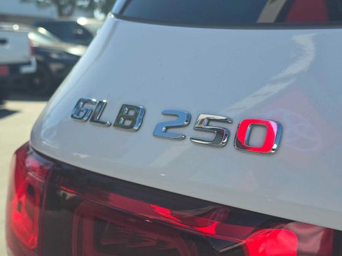Used 2022 Mercedes-Benz GLB 250 image 13