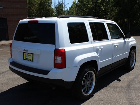Used 2016 Jeep Patriot Sport w/ Power Value Group FWD image 4