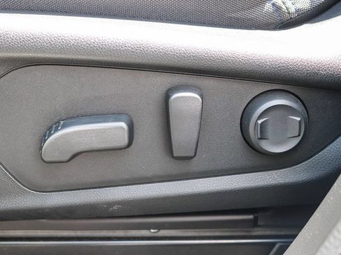 Certified 2025 Subaru Forester Premium AWD/4WD image 25