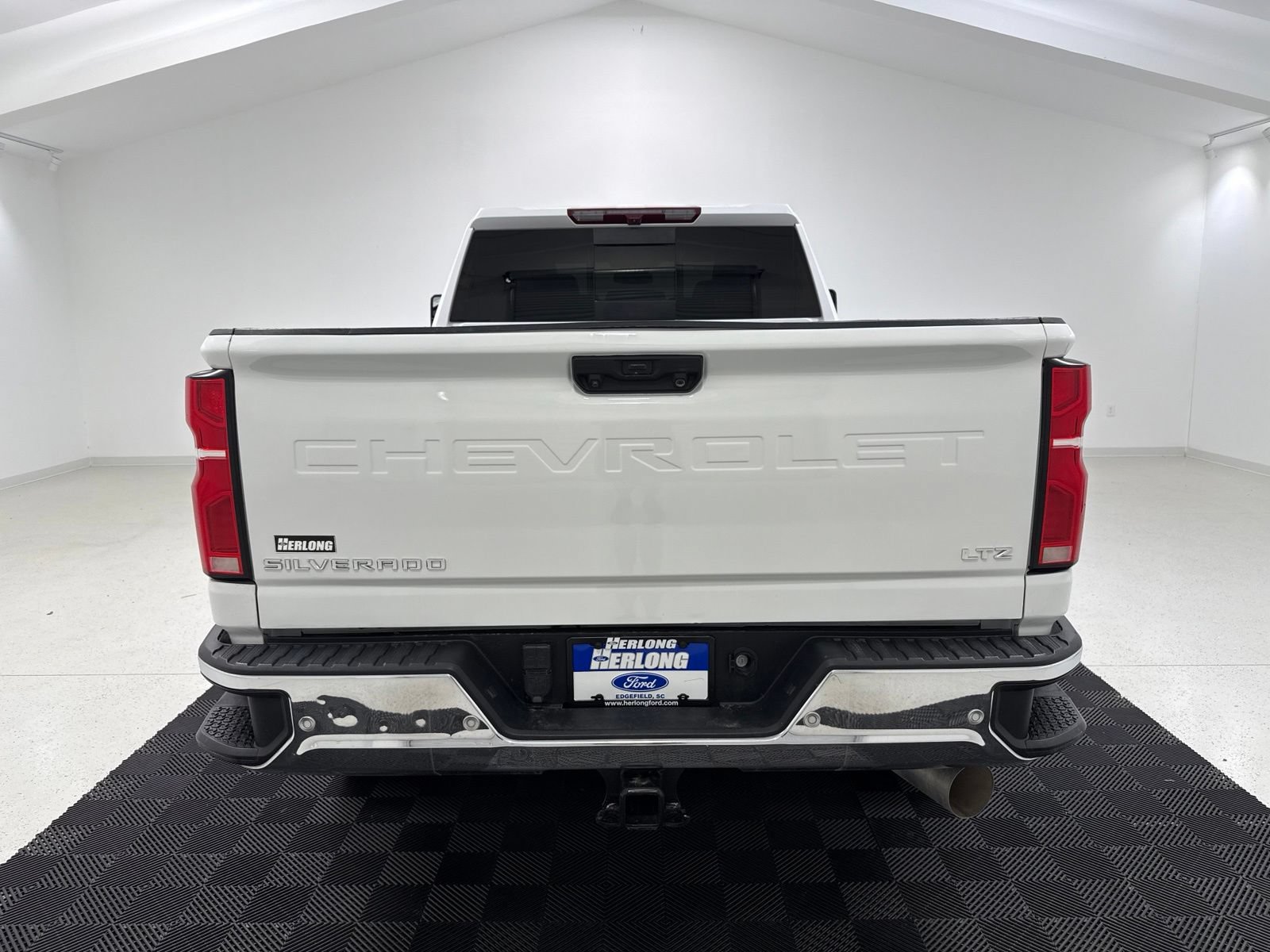 Used 2024 Chevrolet Silverado 2500 LTZ w/ LTZ Convenience Package AWD/4WD image 7