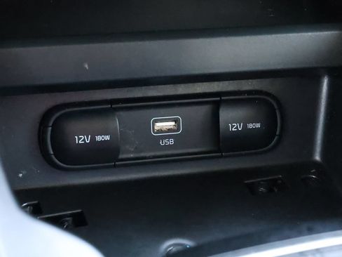 Used 2025 Kia Soul LX w/ LX Technology Package FWD image 21