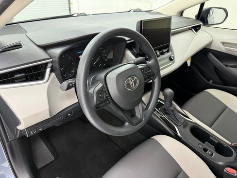 Used 2025 Toyota Corolla LE image 8