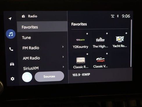 Used 2025 Toyota RAV4 XLE image 23