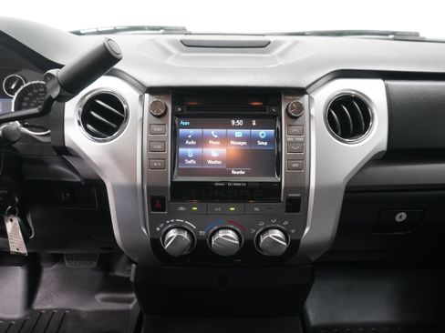 Used 2016 Toyota Tundra SR5 w/ Tow Package RWD image 16