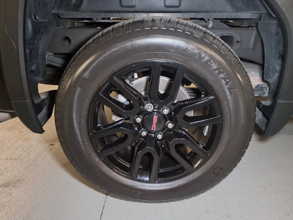 Used 2024 GMC Sierra 1500 Elevation w/ LPO, Elevation Black Package AWD/4WD image 20