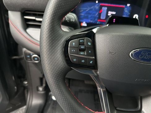 Used 2025 Ford Explorer ST-Line image 17