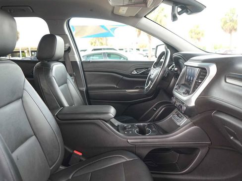 Used 2023 GMC Acadia SLT FWD image 15
