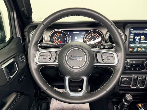 Used 2018 Jeep Wrangler Unlimited Sahara AWD/4WD image 14