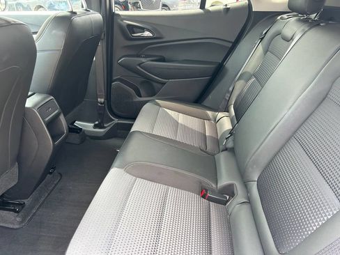 Used 2025 Chevrolet Trax LT FWD image 15
