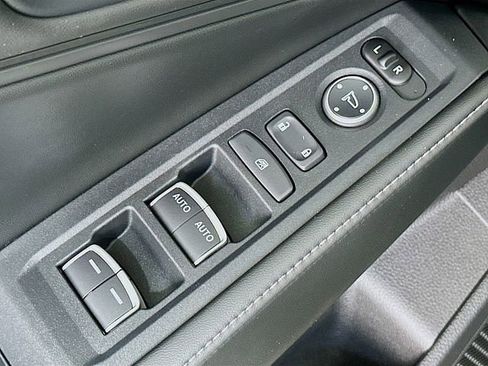Used 2025 Honda Accord Sport image 18