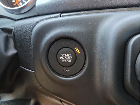 Used 2023 Jeep Gladiator Mojave image 17