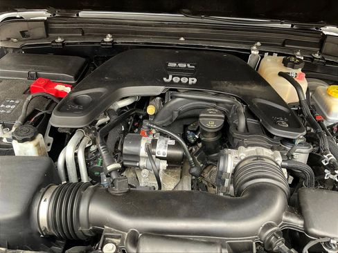 Used 2021 Jeep Wrangler Unlimited Sport AWD/4WD image 32