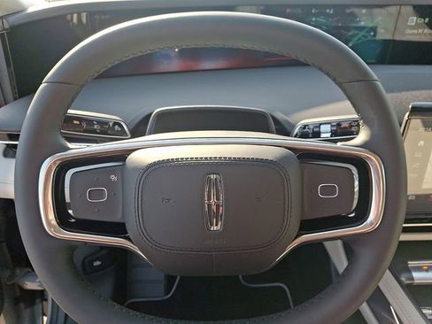 New 2026 Lincoln Nautilus Premier image 8