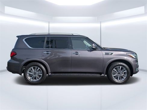Used 2022 INFINITI QX80 Luxe w/ Cargo Package image 2