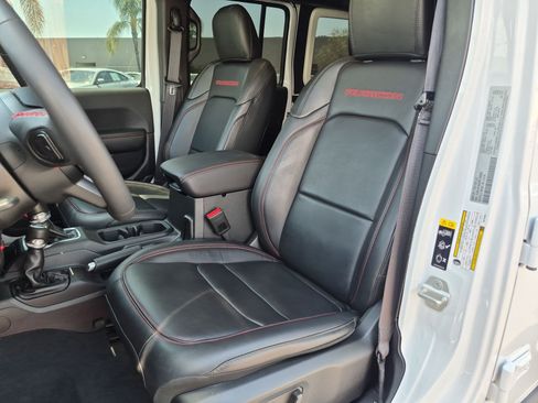 Used 2024 Jeep Wrangler Unlimited Rubicon AWD/4WD image 16