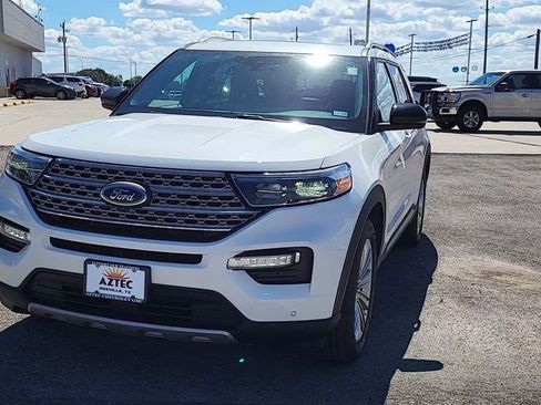 Used 2022 Ford Explorer Limited image 2