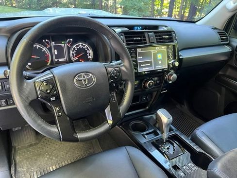 Used 2022 Toyota 4Runner TRD Off-Road Premium w/ Moonroof Package AWD/4WD image 6