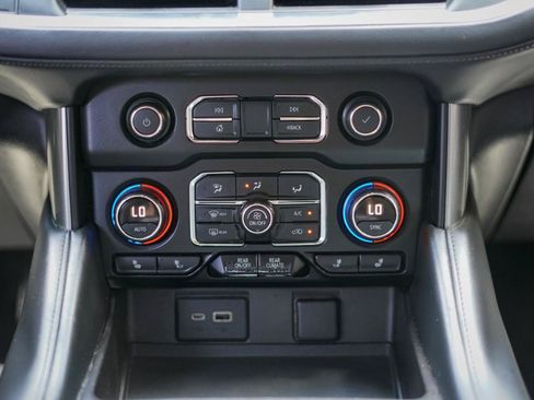 Used 2021 Chevrolet Suburban LT AWD/4WD image 15
