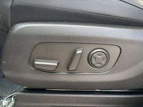 Used 2026 Kia Carnival FWD image 23
