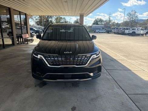 Used 2024 Kia Carnival SX image 2