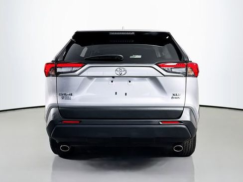 Used 2025 Toyota RAV4 XLE AWD/4WD image 7