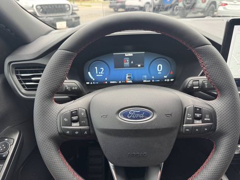 Used 2023 Ford Escape ST-Line Elite w/ Premium Technology Package AWD/4WD image 19